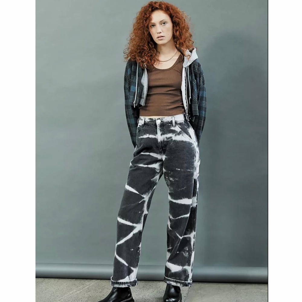 BDG Urban Outfitters Juno Tie Dye Jeans   BLACK, Size 28 x 32